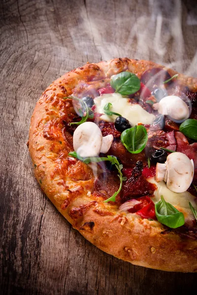 おいしいイタリアのピザ — ストック写真