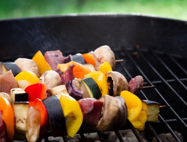 lezzetli et tükürüyor