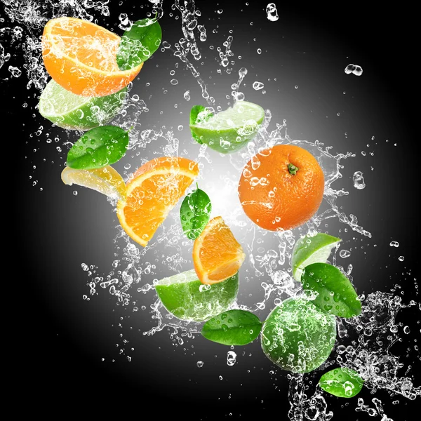 Narancs, a víz csobbanás — Stock Fotó