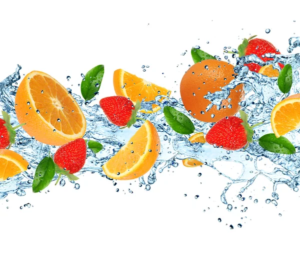 Fruit with splashing water — Stock Photo, Image