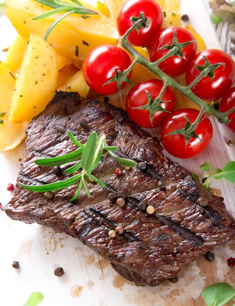 Delicioso filete de carne — Foto de Stock