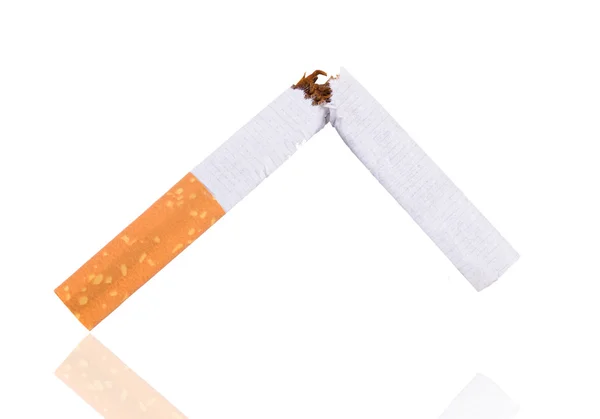 Lámání cigaret, přestat kouřit — Stock fotografie