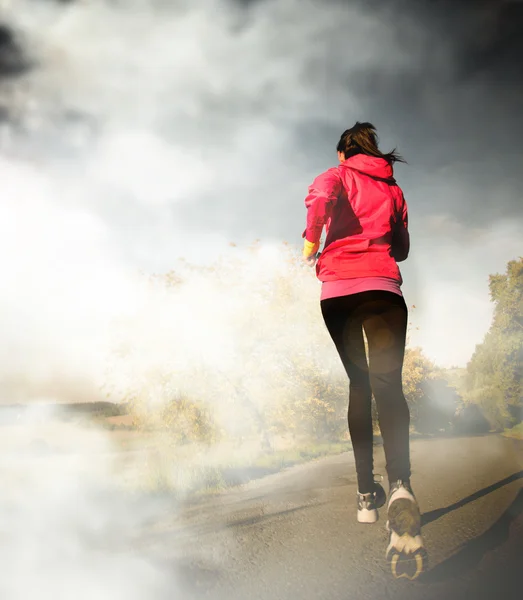 Young woman running — Stock Photo, Image