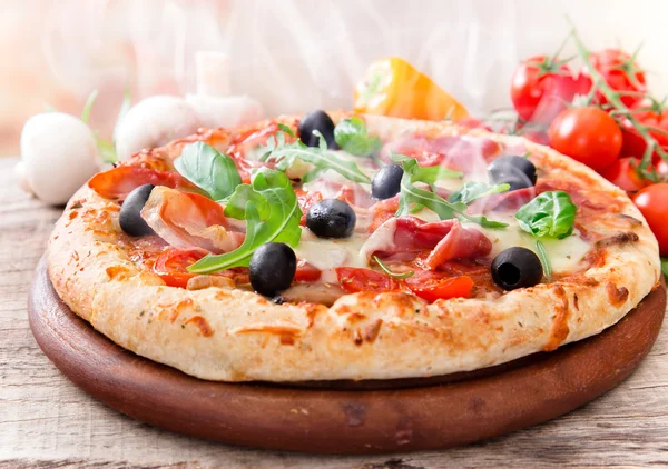 Delicious italian pizza — Stock Photo, Image