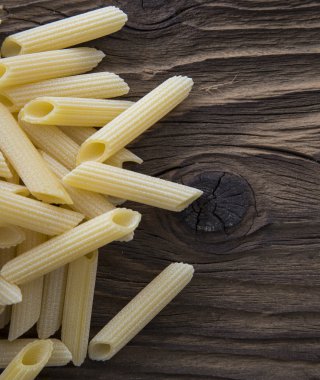 dökülen ham penne makarna
