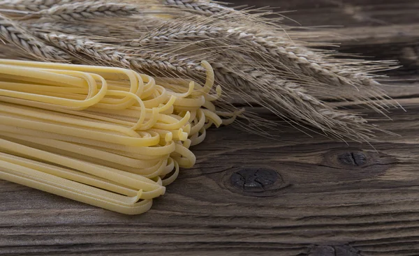 Pakiet długo spaghetti — Zdjęcie stockowe