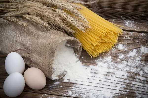 Pişmemiş makarna çeşitleri — Stok fotoğraf