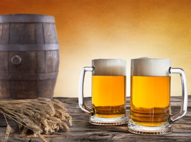 bir fıçı bira ile natürmort