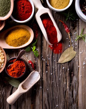 çeşitli baharatlar