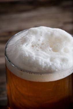 bir fıçı bira ile natürmort