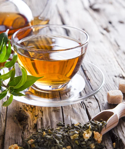 Taza transparente de té verde — Foto de Stock