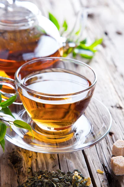 Tazza trasparente di tè verde — Foto Stock