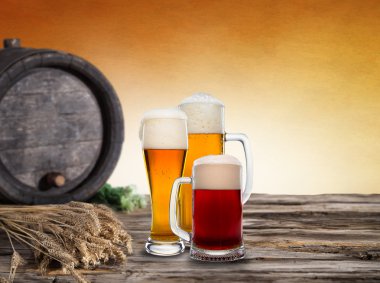 bir fıçı bira ile natürmort