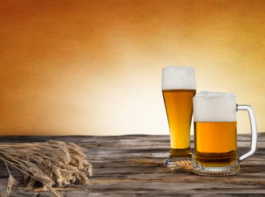 bir fıçı bira ile natürmort