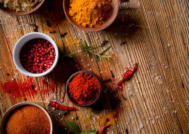 çeşitli baharatlar