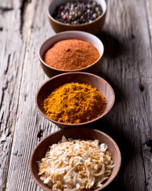 çeşitli baharatlar