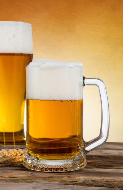 bir fıçı bira ile natürmort