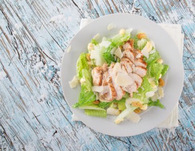 taze Sezar salatası