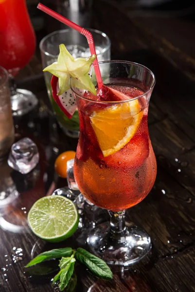 Cocktail fresco no bar — Fotografia de Stock