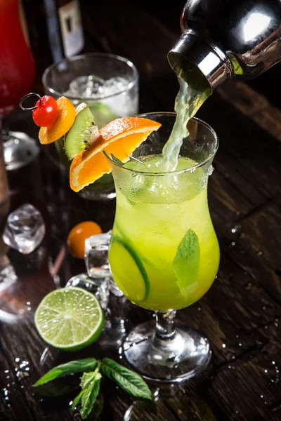 Fresh summer cocktail on bar — Stock Photo, Image