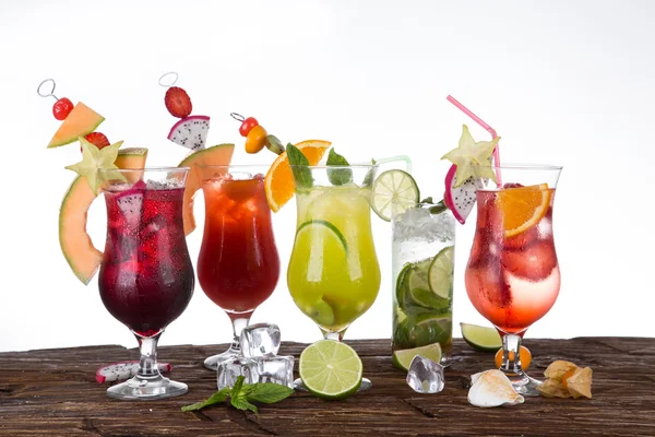 Färsk frukt cocktails — Stockfoto