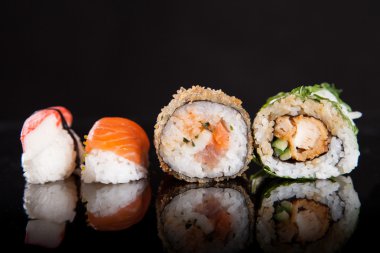 Japon deniz ürünleri sushi set.