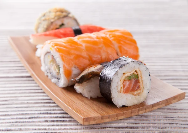 Conjunto japonês de sushi de frutos do mar . — Fotografia de Stock