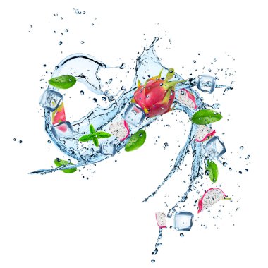 su sıçrama ile taze meyve