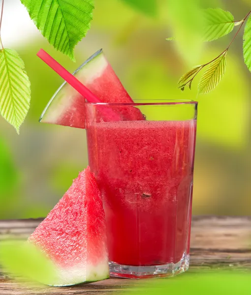 Färsk juice blandning frukt. — Stockfoto