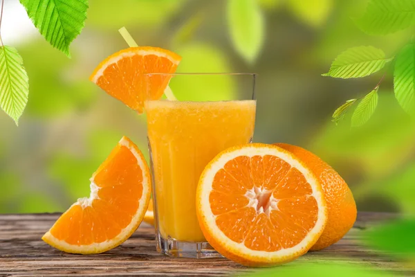 Färsk juice blandning frukt. — Stockfoto