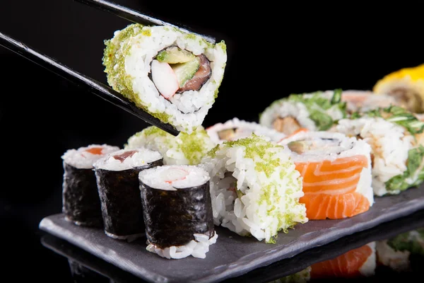 Lezzetli sushi seti — Stok fotoğraf