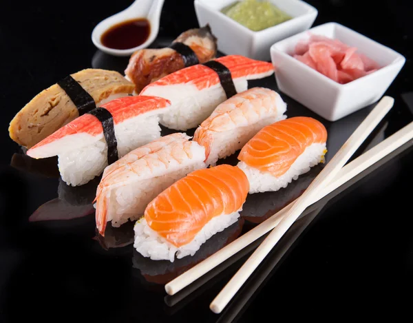 Lezzetli sushi seti — Stok fotoğraf