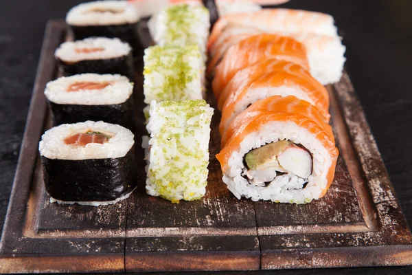 Lezzetli sushi seti — Stok fotoğraf