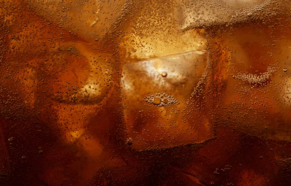 Cubos de hielo con cola, Macro Shot. — Foto de Stock