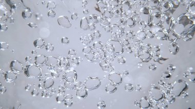 Işık Arkaplanında Hareket Eden Baloncuklar