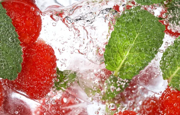 Fresh Home Made Fruit Lemonade Sparkling Water Ice Cubes — Stock Photo, Image