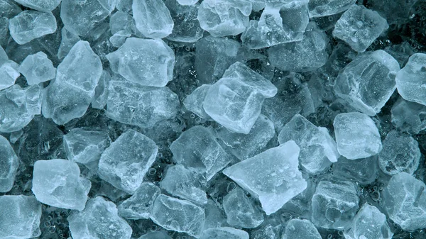 冰立方体在空中飞行 — 图库照片