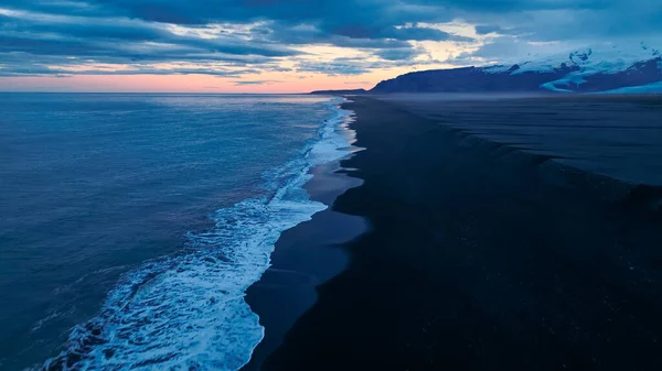 Beautiful Aerial View Black Beach Sea Ocean Waves Reaching Shore — Stock Photo, Image