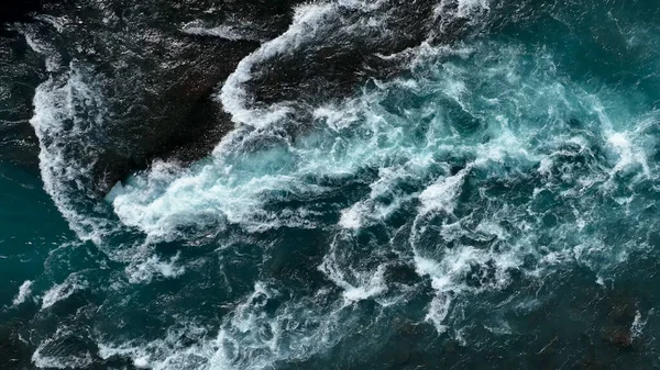 Luchtfoto Van Golven Stroomversnellingen Van Wilde Rivier Close Bovenste Opname — Stockfoto