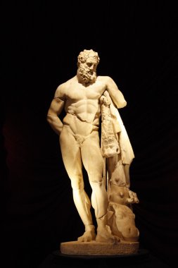 Herakles heykeli