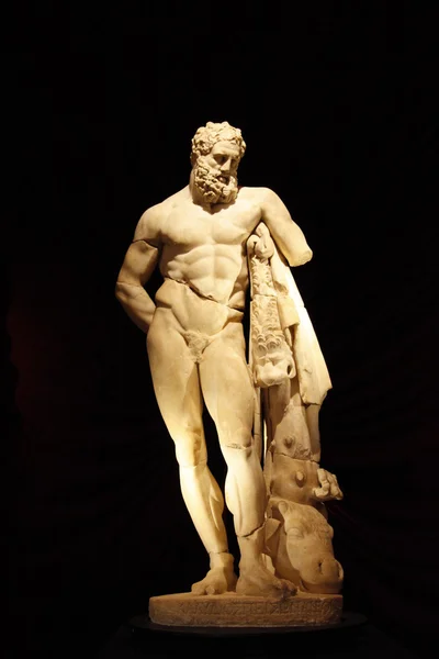 Herakles escultura — Fotografia de Stock