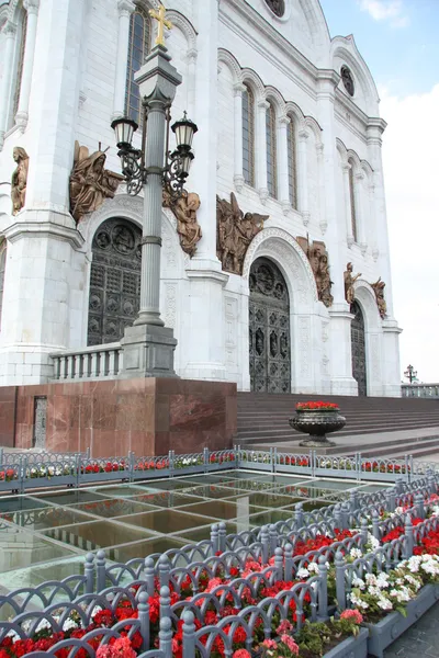 Вход в Собор Иисуса Христа Спасителя в Москве — стоковое фото