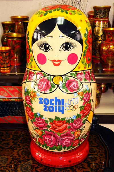 Matryoshka avec logo des Jeux Olympiques de Sotchi 2014 — Photo