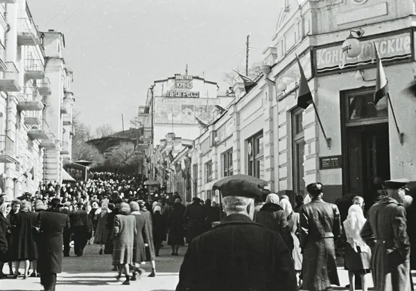 Folk i Kislovodsk, Sovjetunionen, 1953 – stockfoto