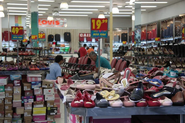 Venda em uma loja de sapatos em São Paulo — Fotografia de Stock