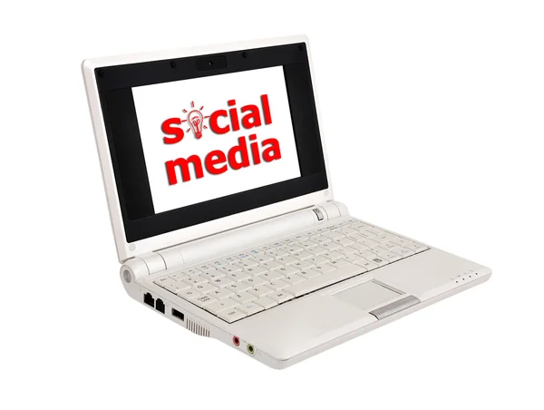 Mídias sociais no laptop — Fotografia de Stock