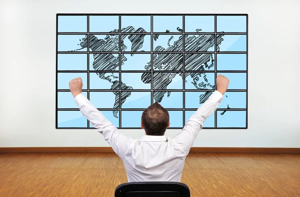 Hombre de negocios feliz y mapa — Foto de Stock