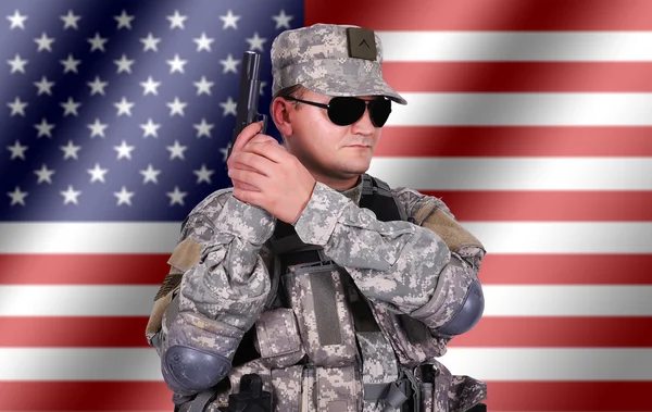 Soldier with his gun — Stock Photo, Image