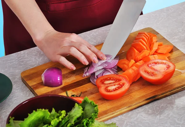 Manos humanas cocinando — Foto de Stock