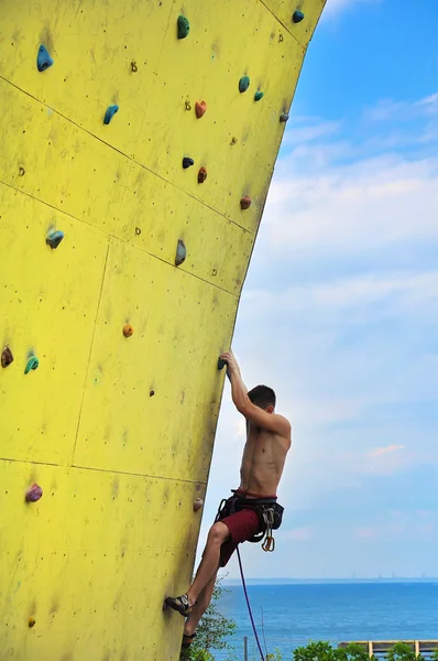 Man climbing — Stock Photo, Image